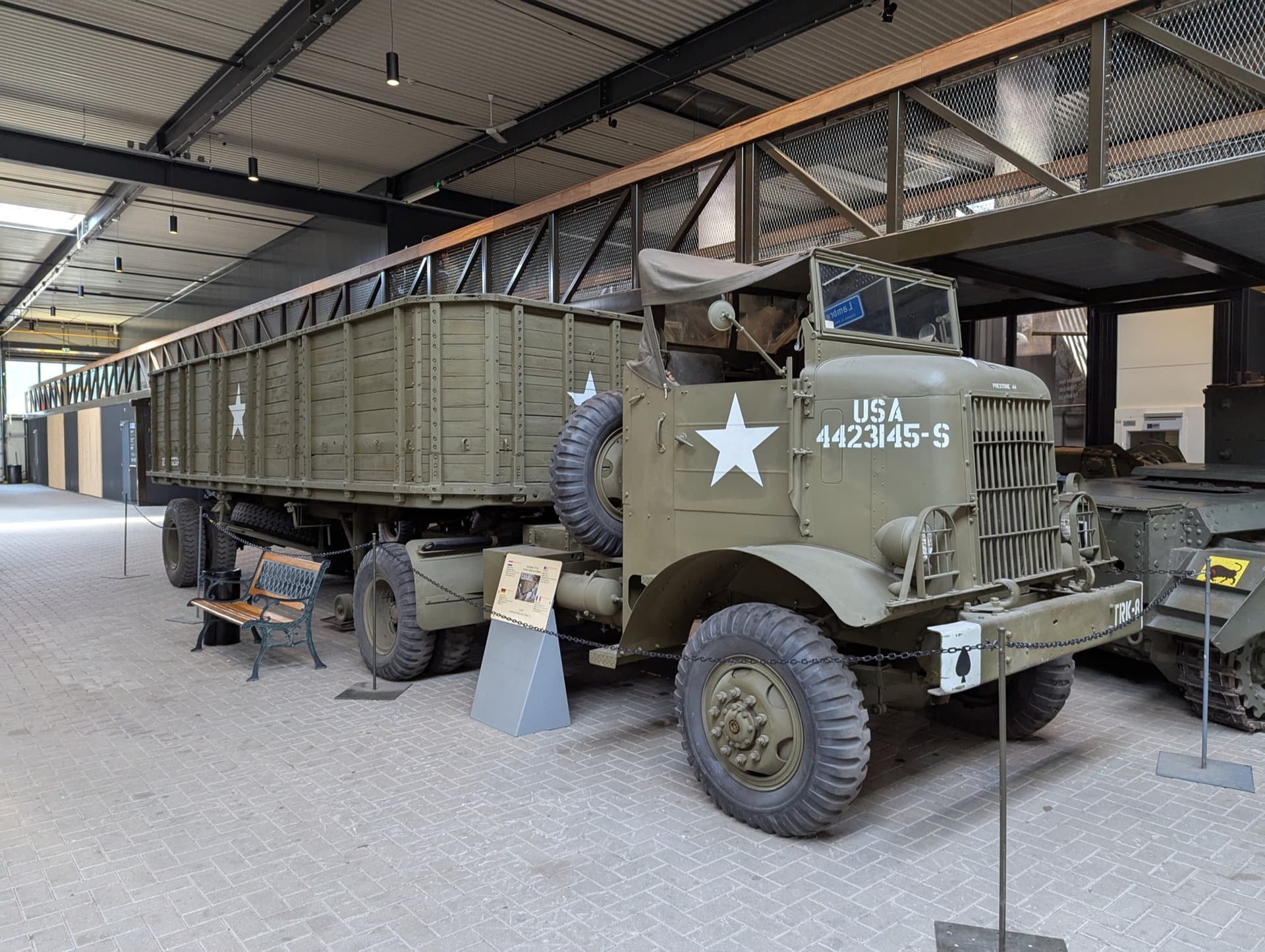 Autocar U7144-T (54755450057)