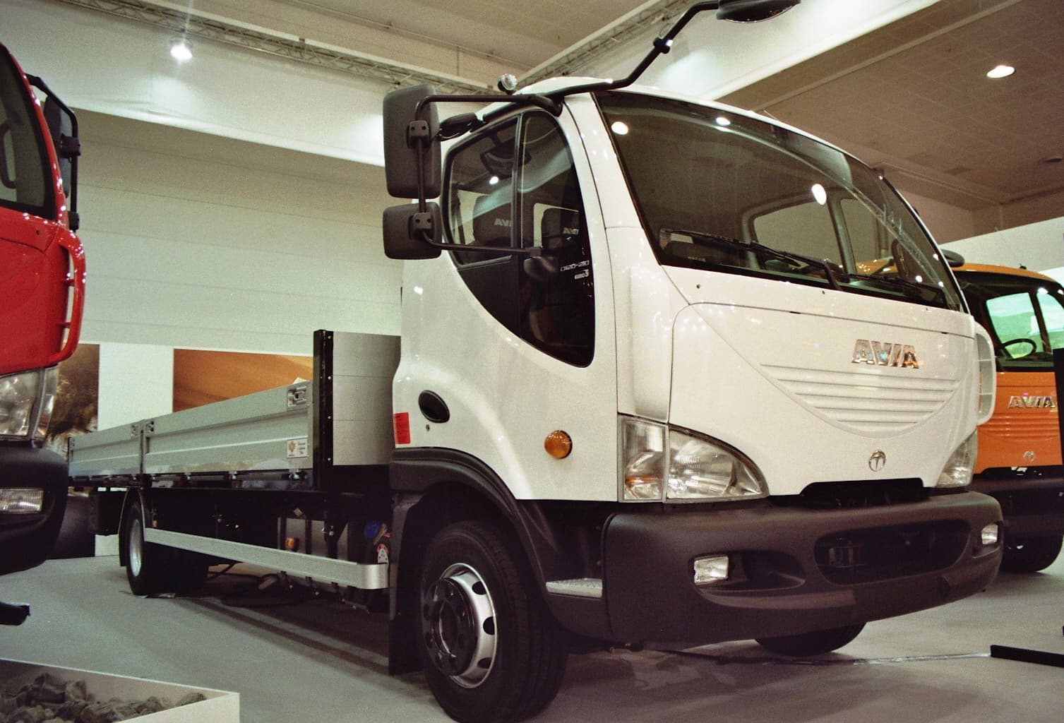 2012 Avia D Series platform truck
