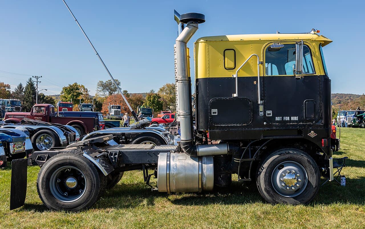 Diamond Reo Royale cab-over tractor