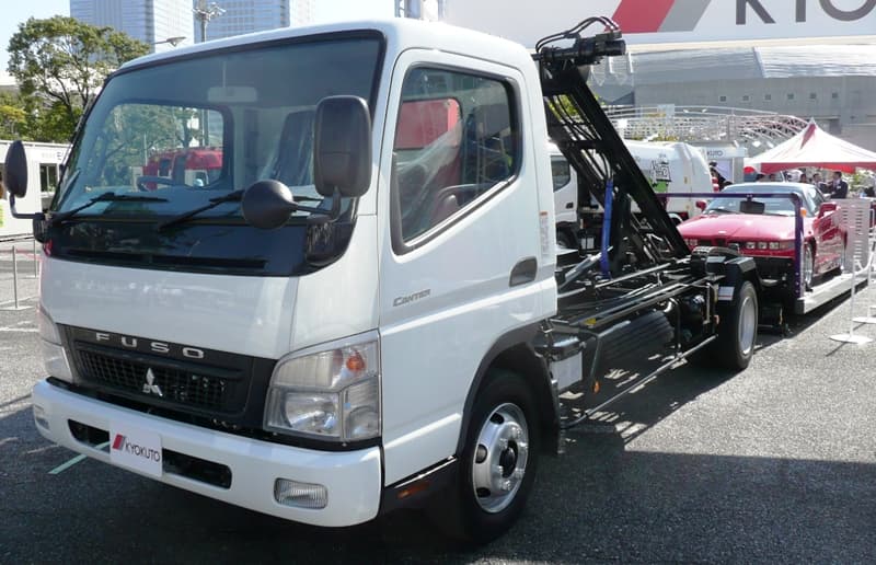 Seventh-generation Mitsubishi Fuso Canter car transporter