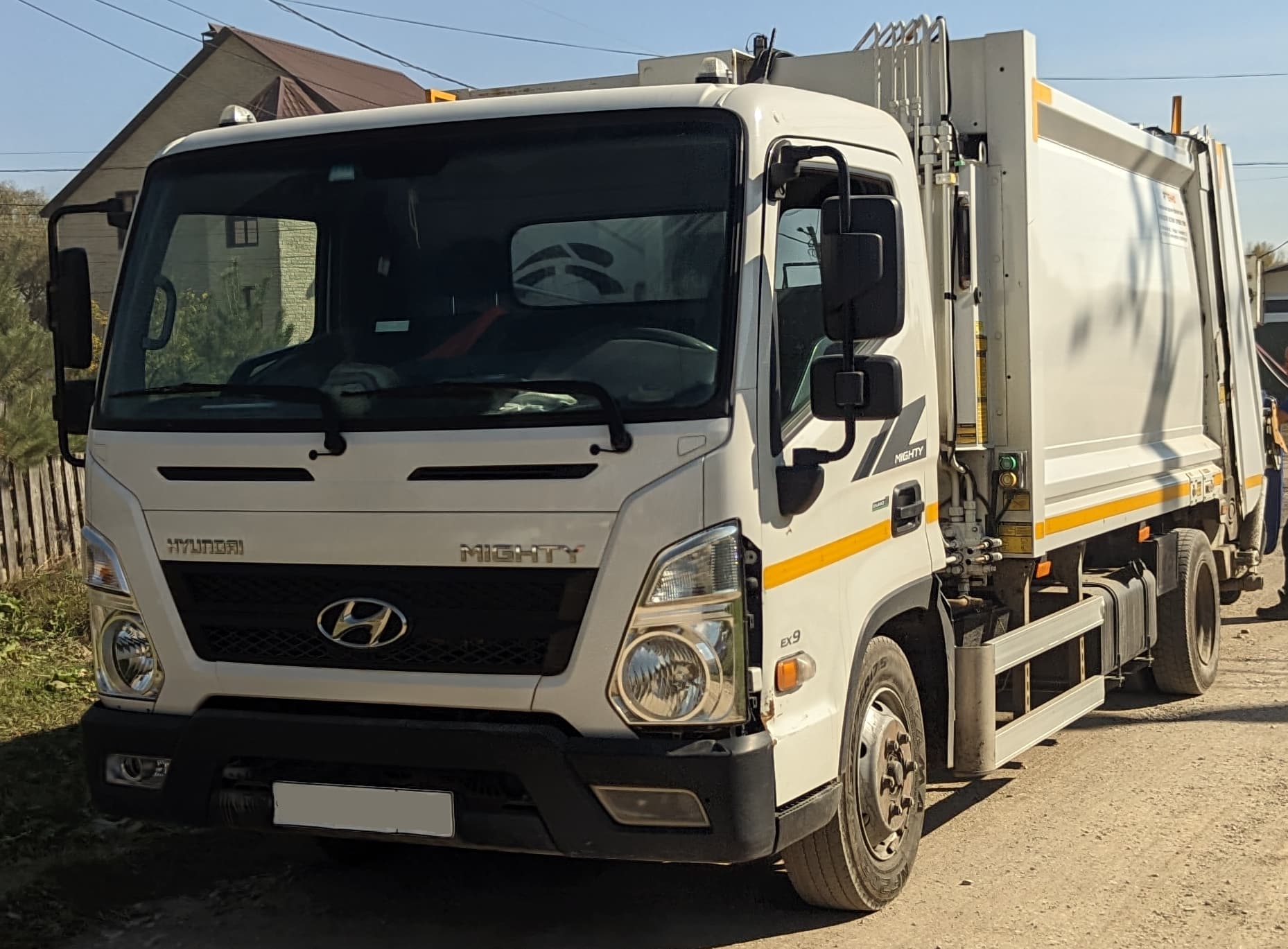 2022 Hyundai Mighty EX9 garbage truck