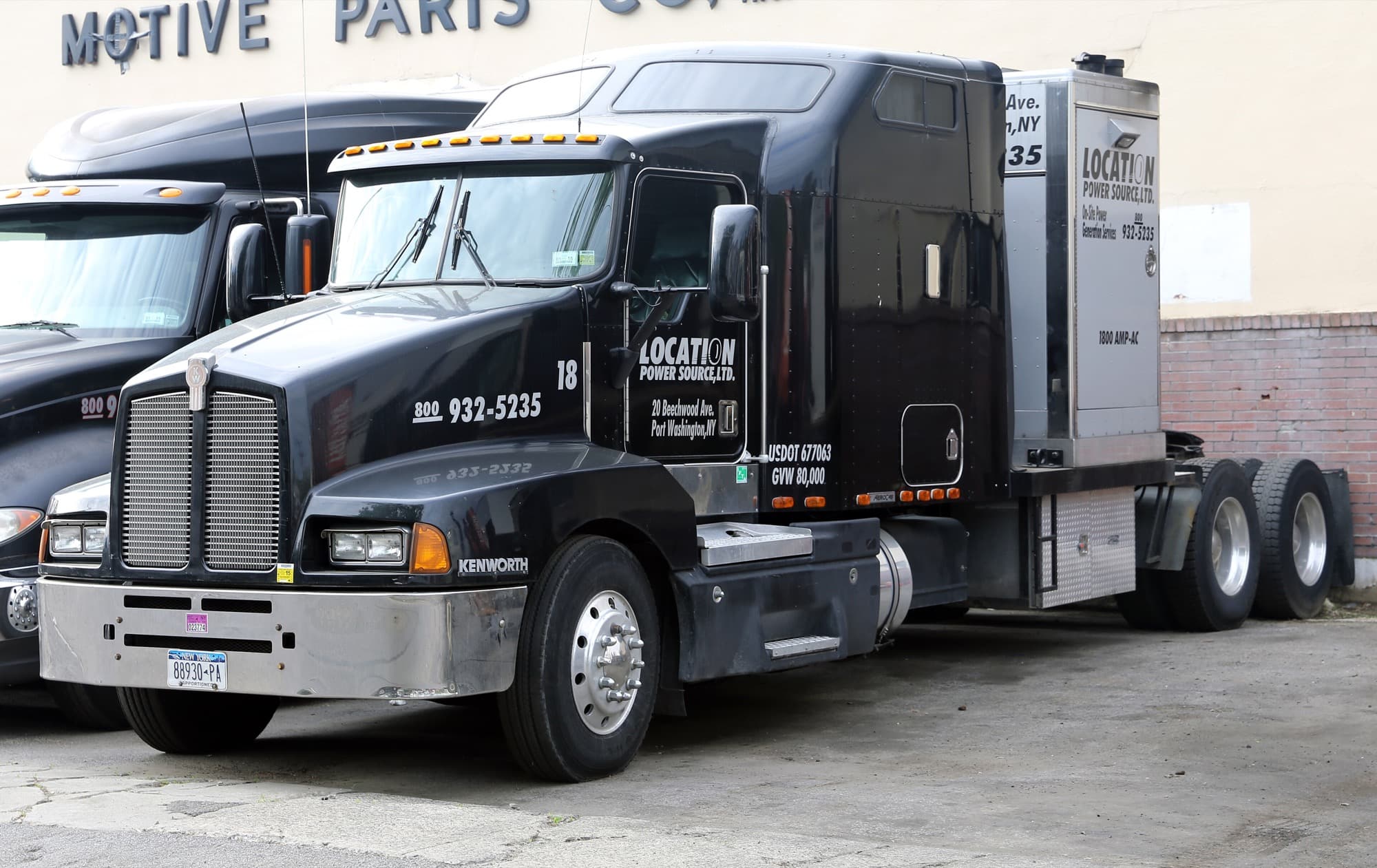 1995 Kenworth T600B Aerocab 6x4 Class 8 tractor