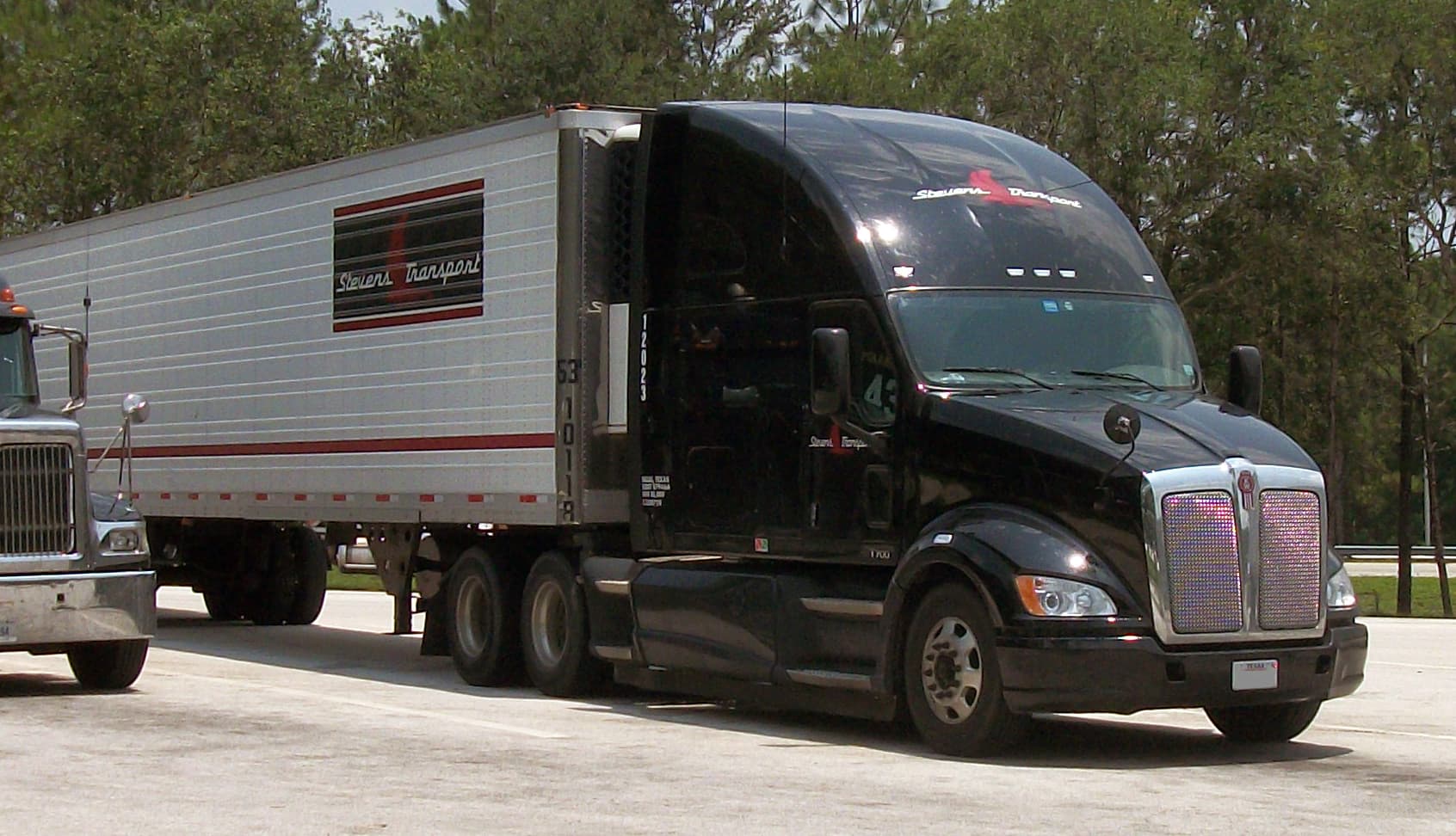Kenworth T700 at the southbound I-75 Sumter County rest area