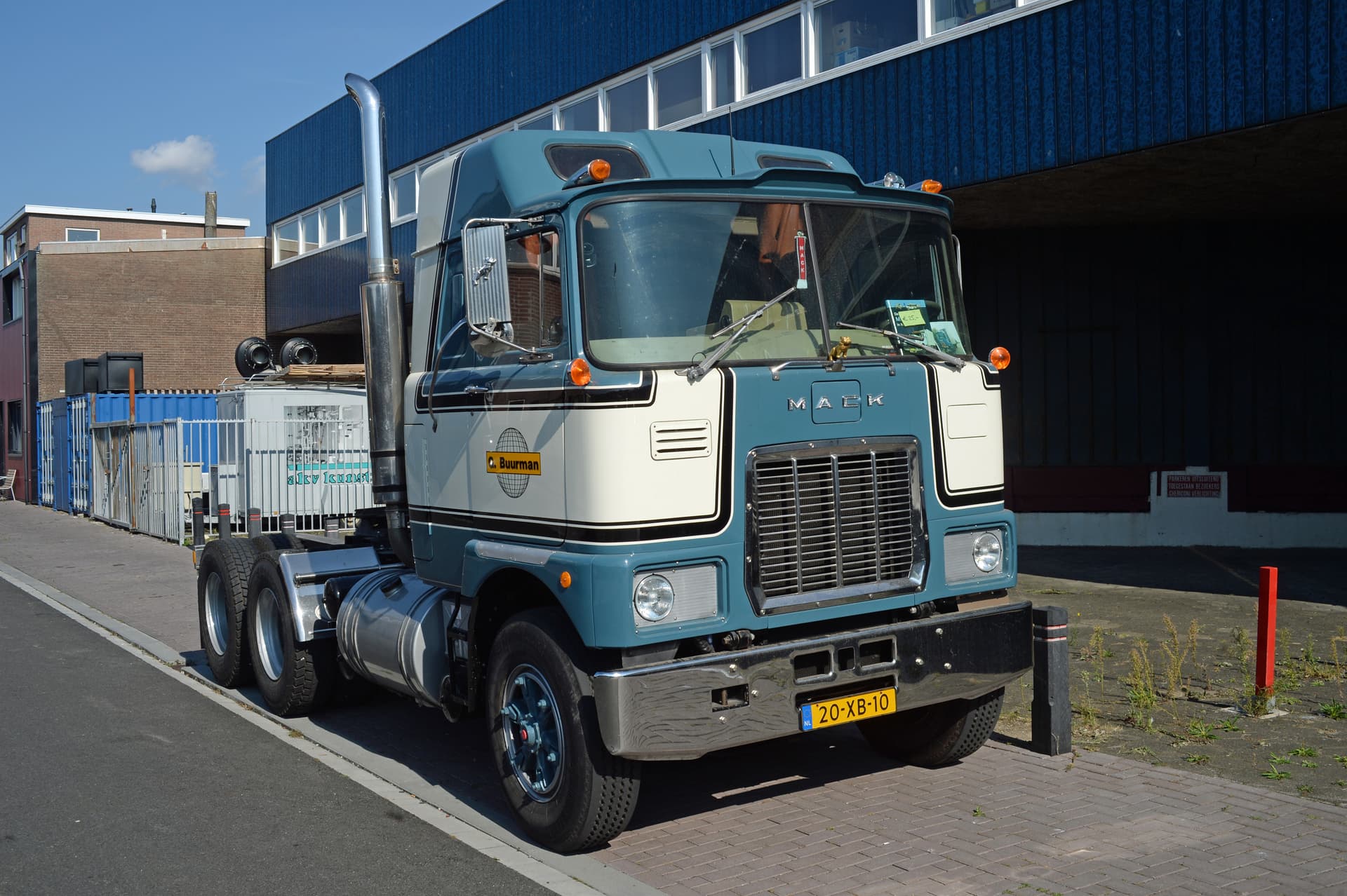 1980 Mack F 786 ST cab-over