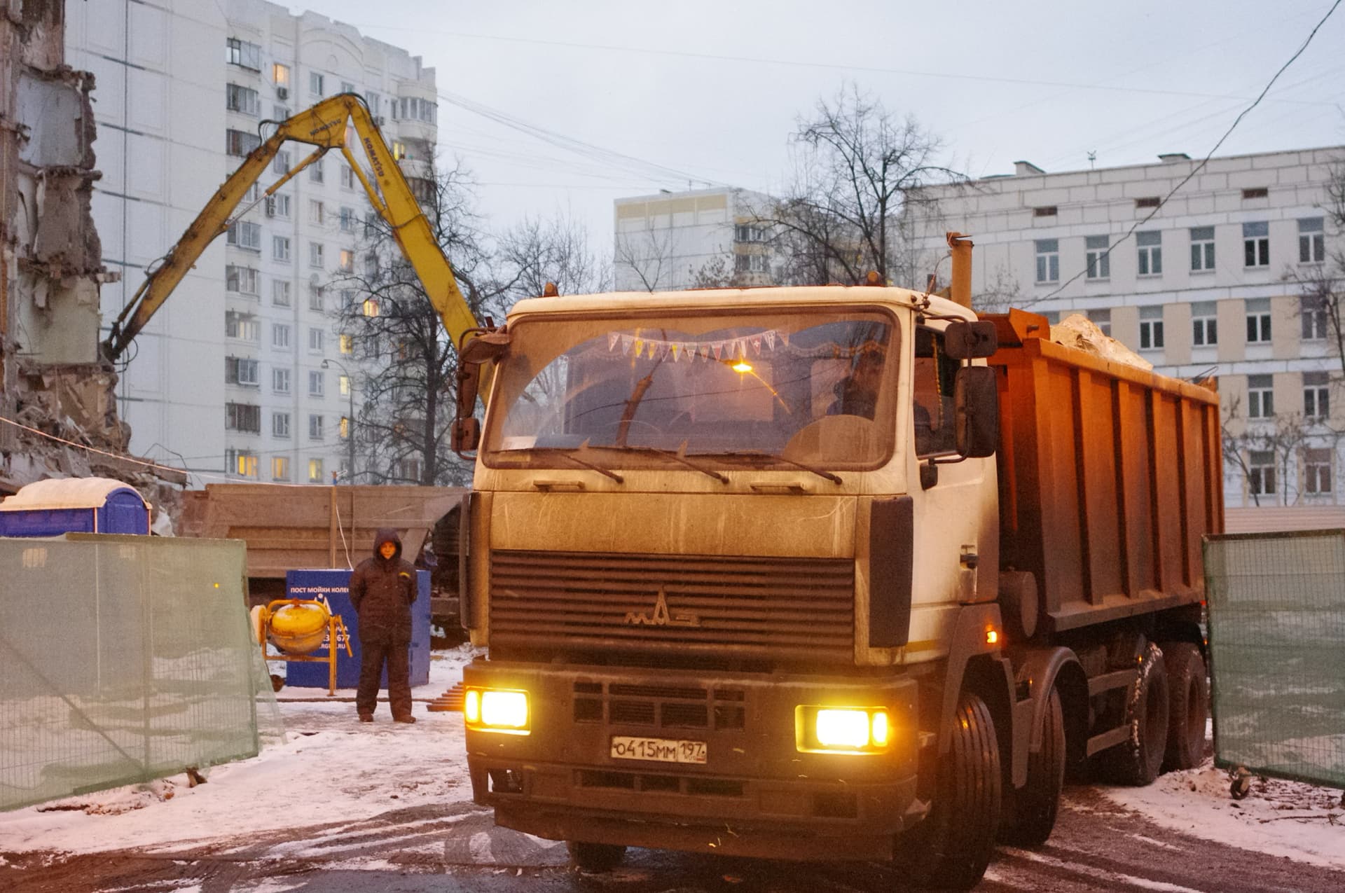 Auto MAZ-6516 Nizhegorodskaya Ulitsa 11B, Moscow Nizhegorodskaya Ulitsa 11B, Moscow О415ММ197 2013-12 1385918249