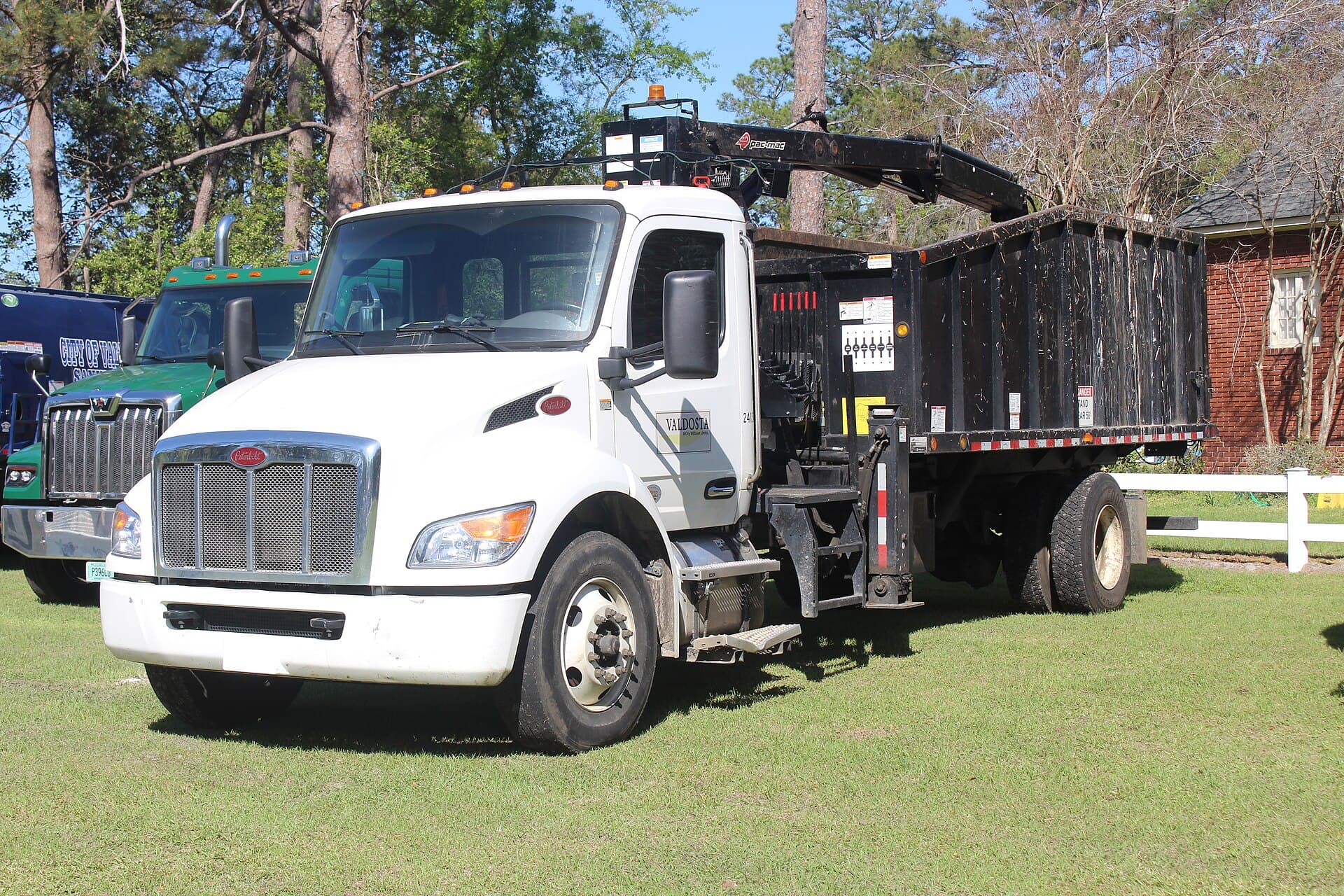 Peterbilt 537, 537 (2021)