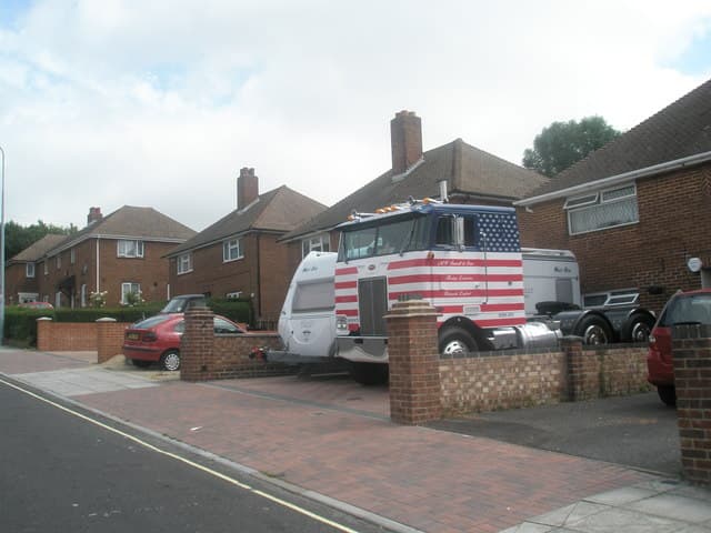 Peterbilt 352 in Wymering Lane, Portsmouth