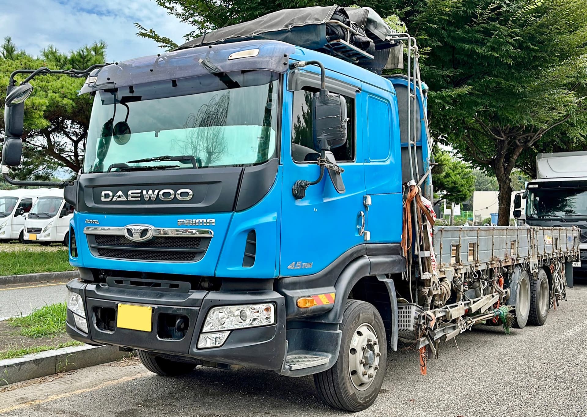 Tata Daewoo Prima truck