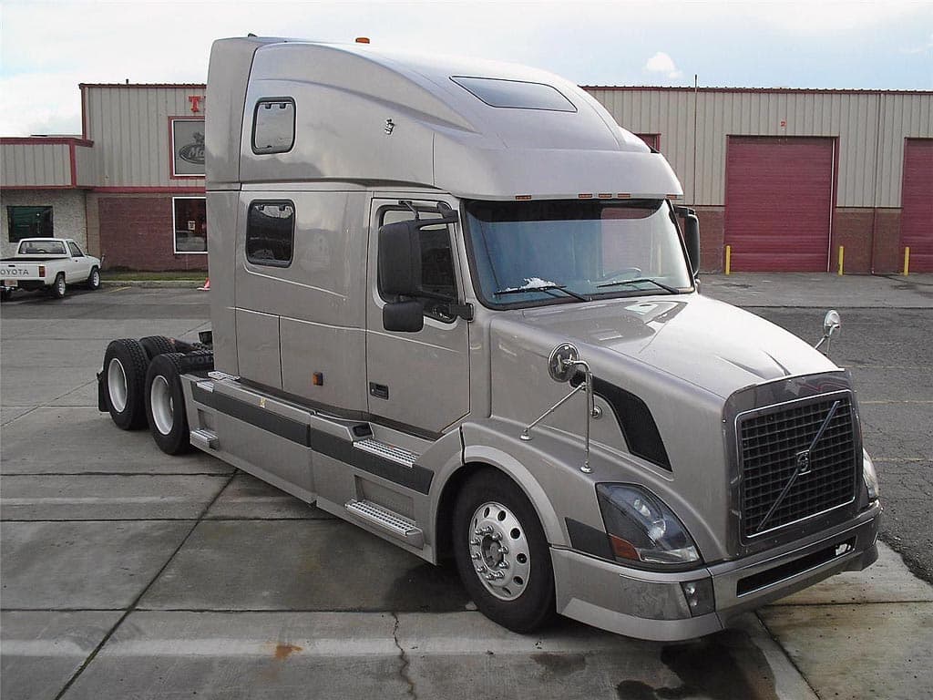 Volvo VNL 780