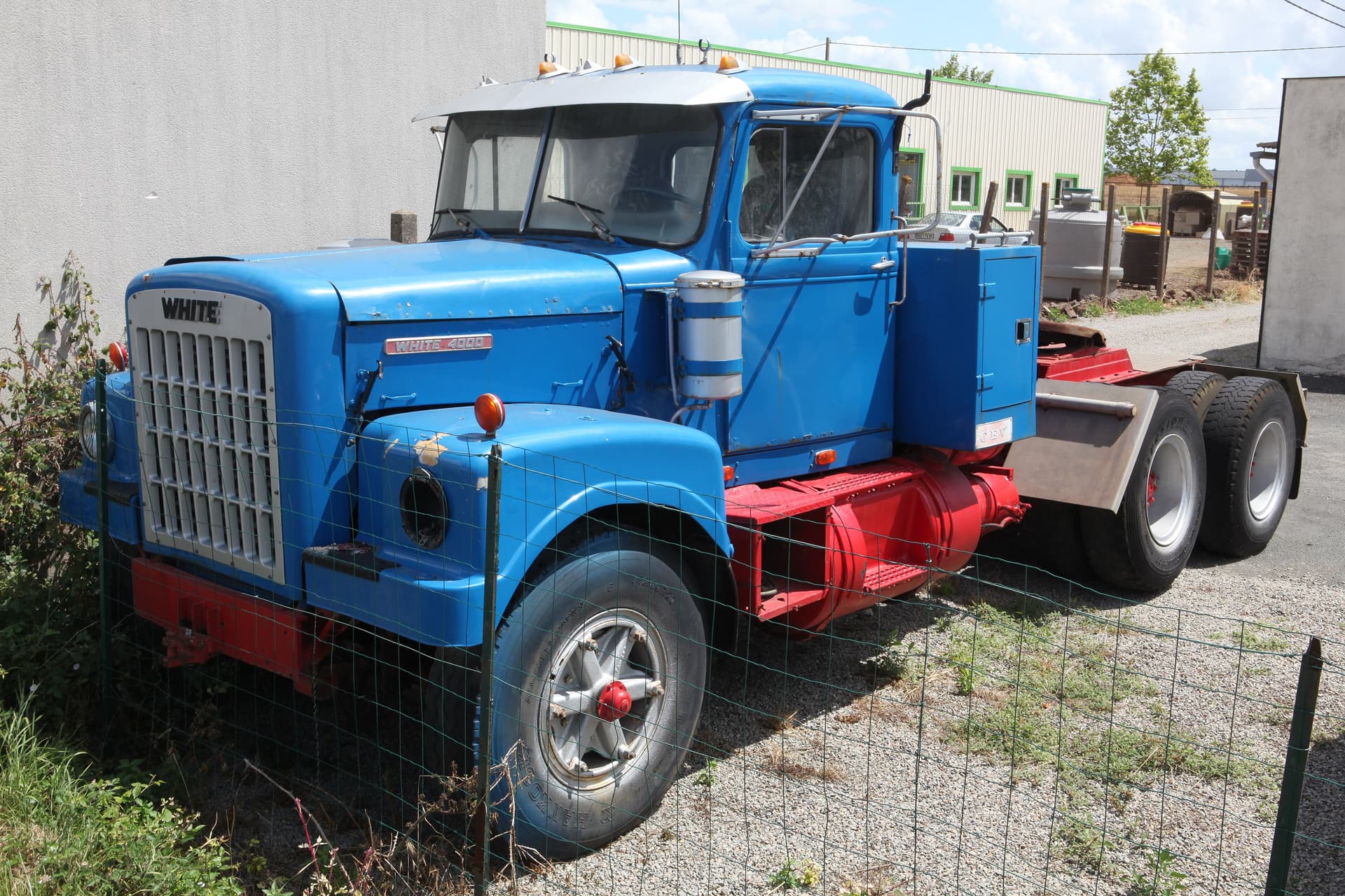 White 4000 conventional truck