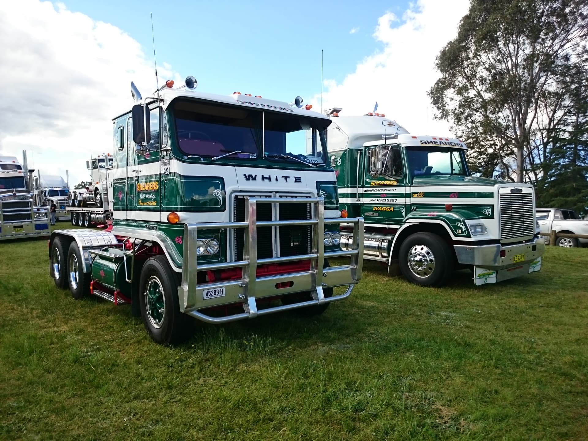 White Road Commander cab-over