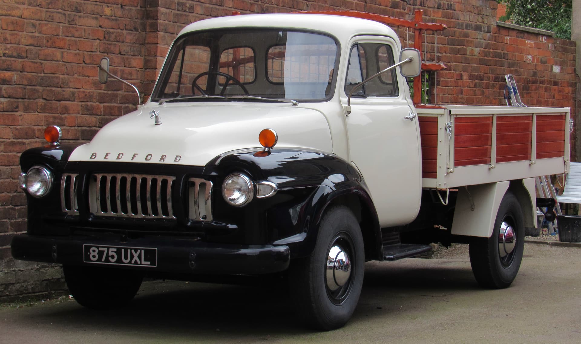 1959 Bedford TJ