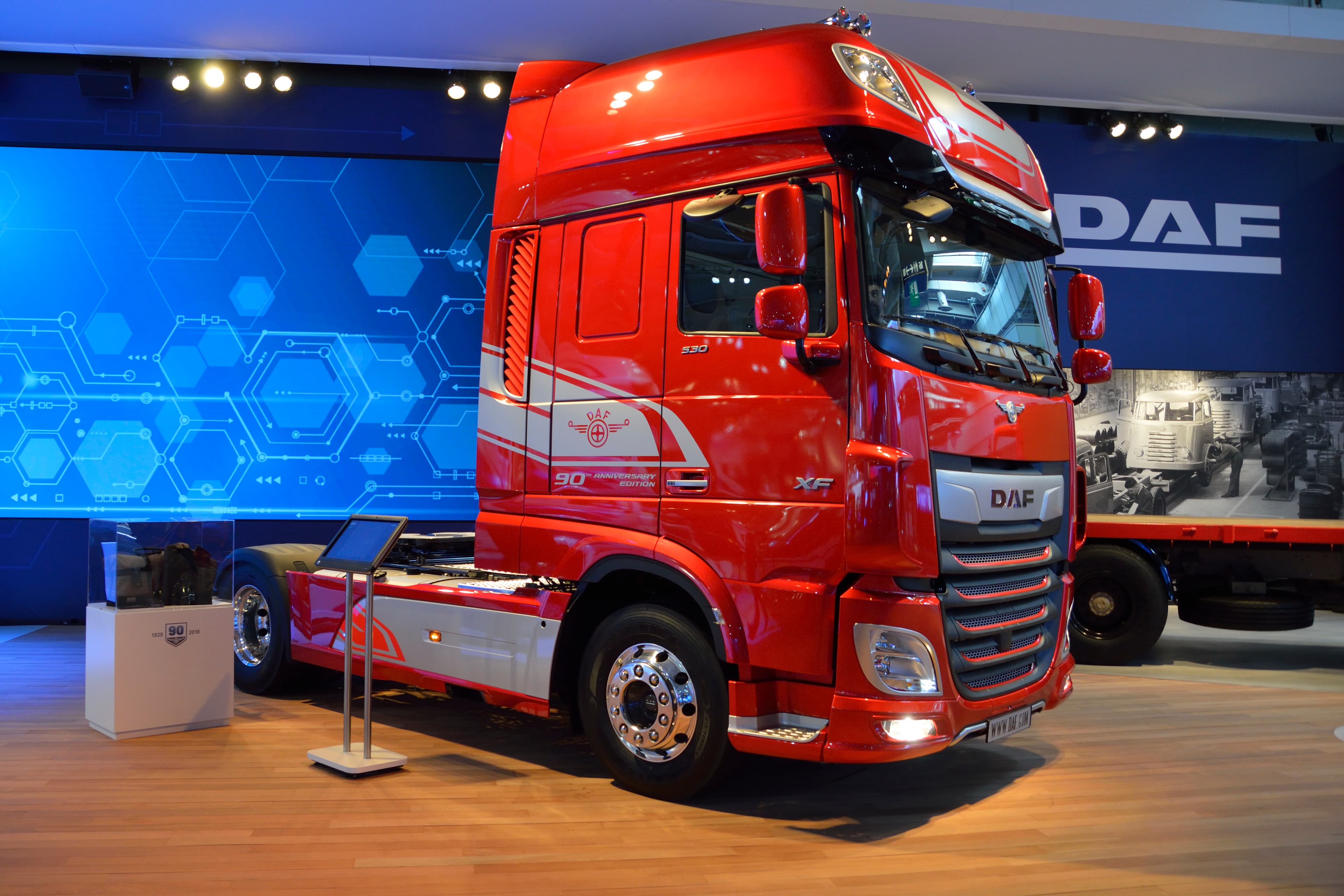 DAF XF 530 90th Anniversary Edition