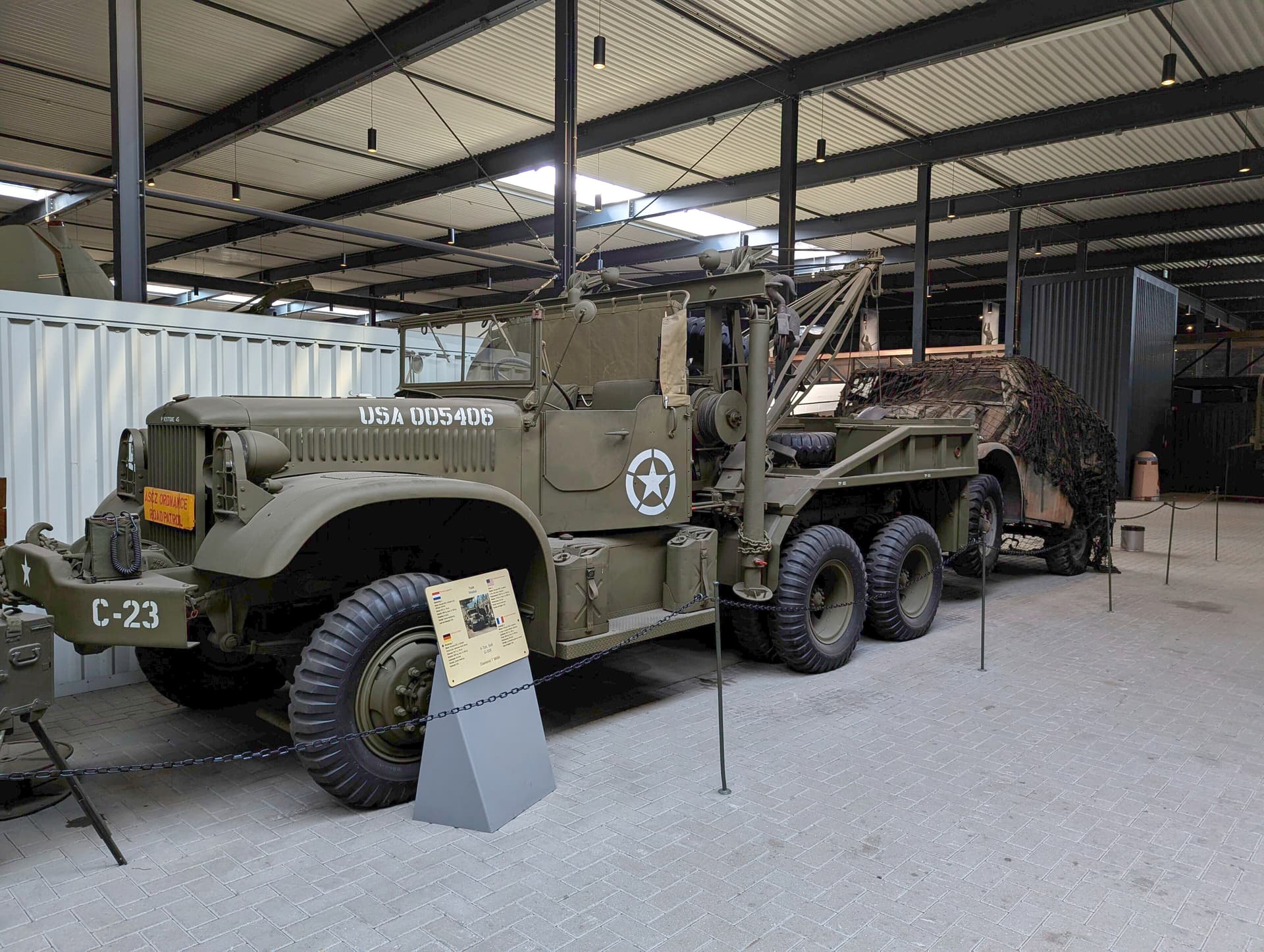 Diamond T Model 969A military wrecker