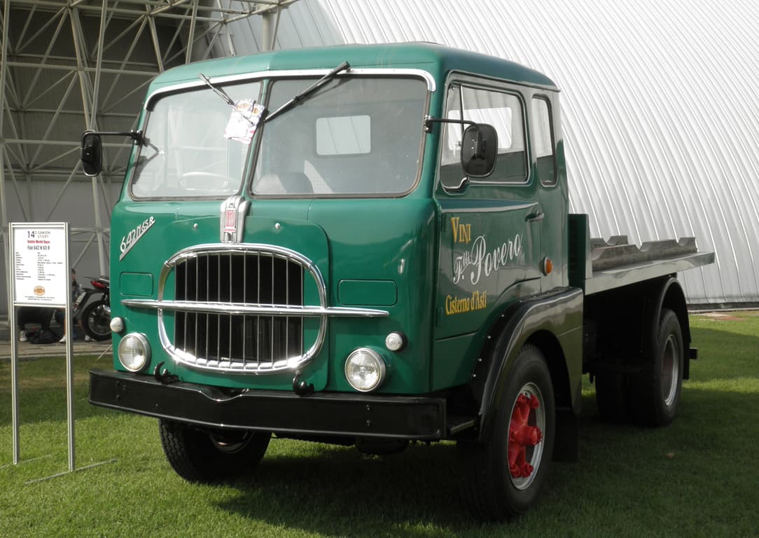 Fiat 642 N 65 R truck displayed at Hobby Model Expo in 2011