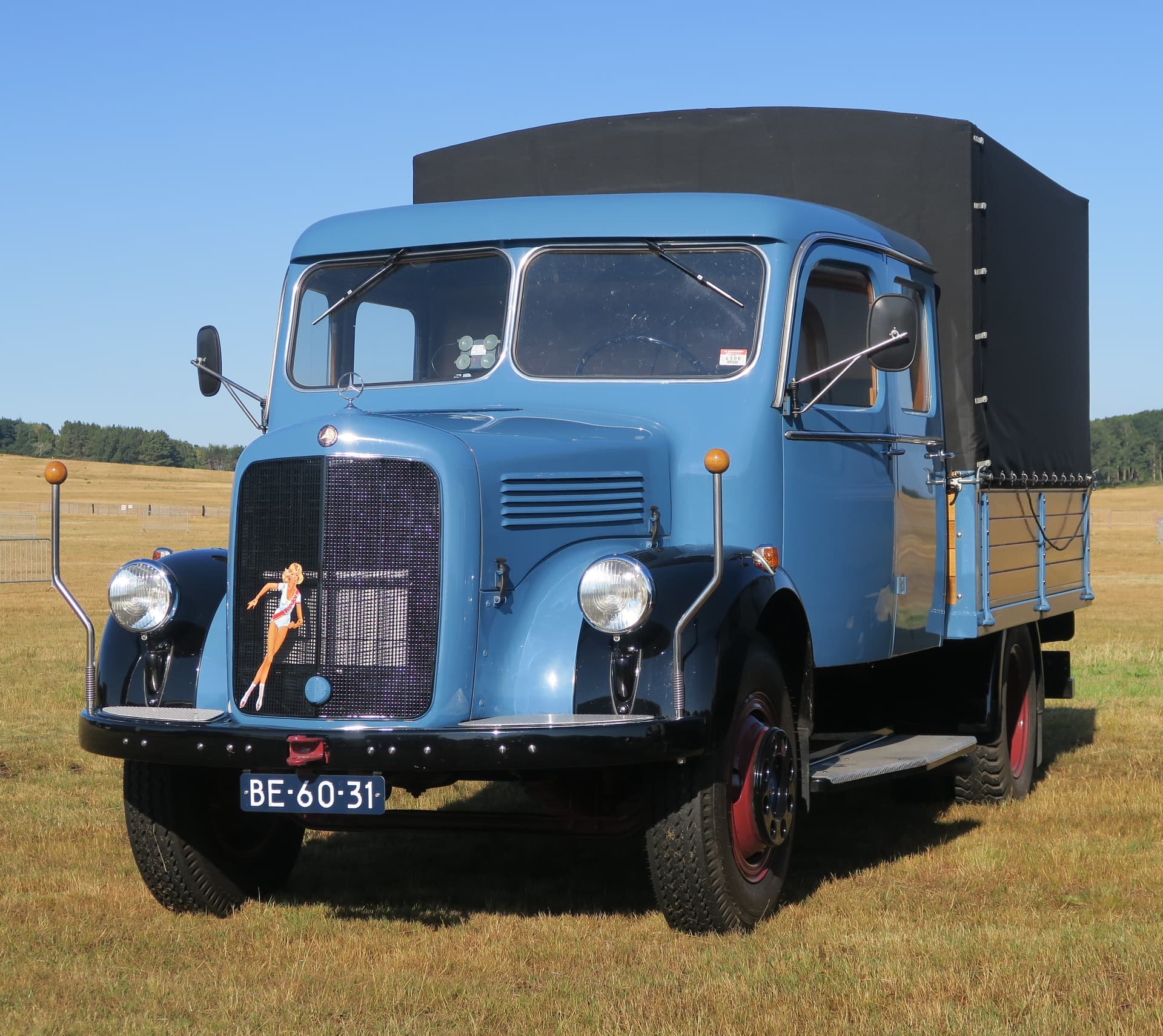 Mercedes-Benz L 311 or L 312