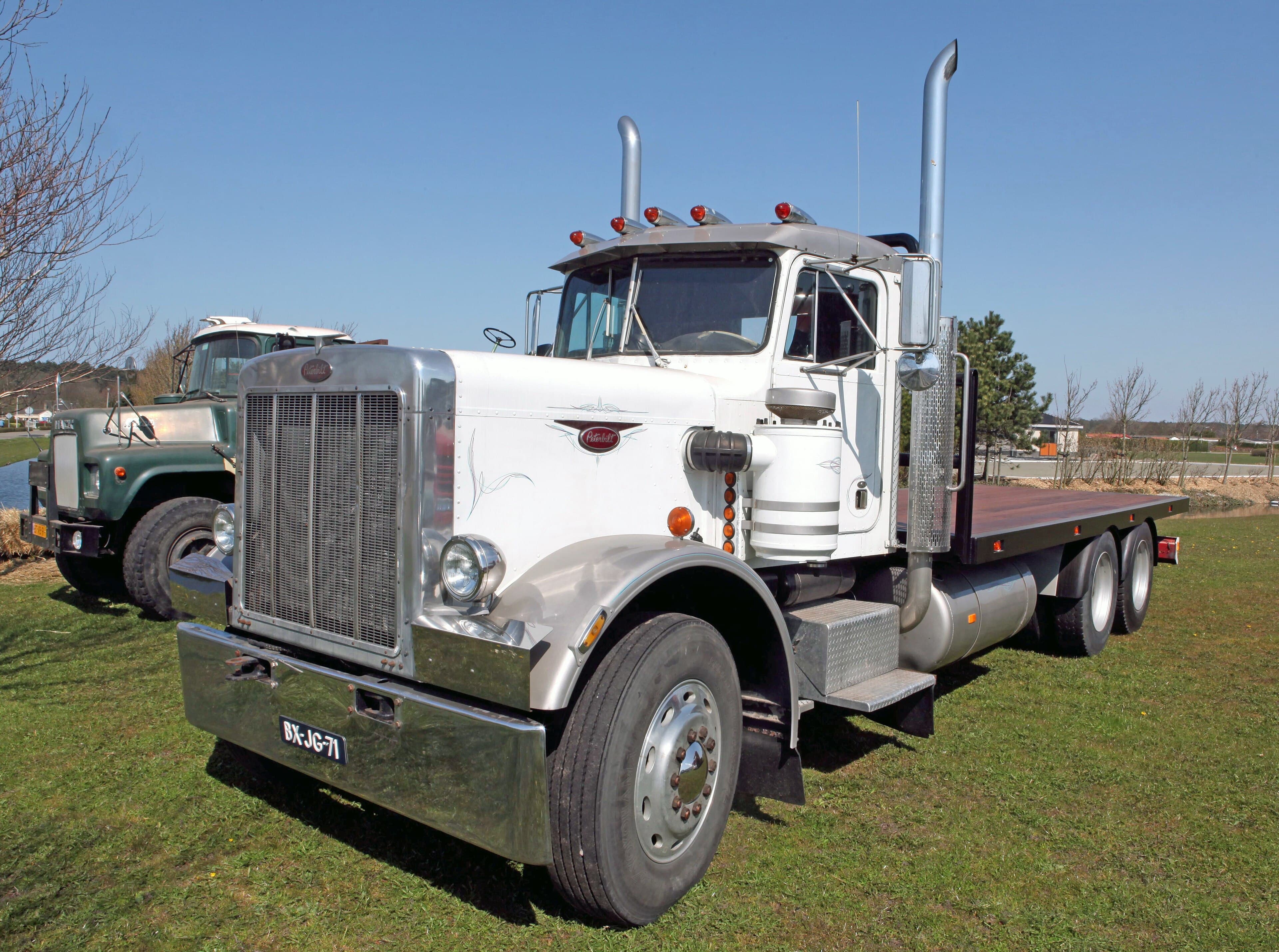 1979 Peterbilt 359 S19 (7349149644)