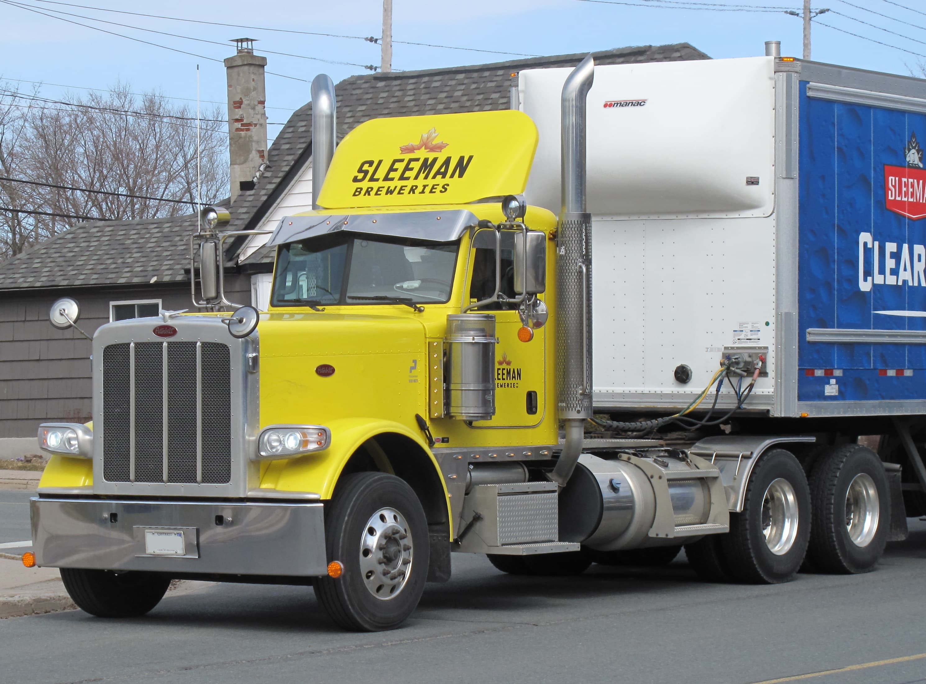 2016 Peterbilt 389 in Yellow, Front Left, 04-20-2022