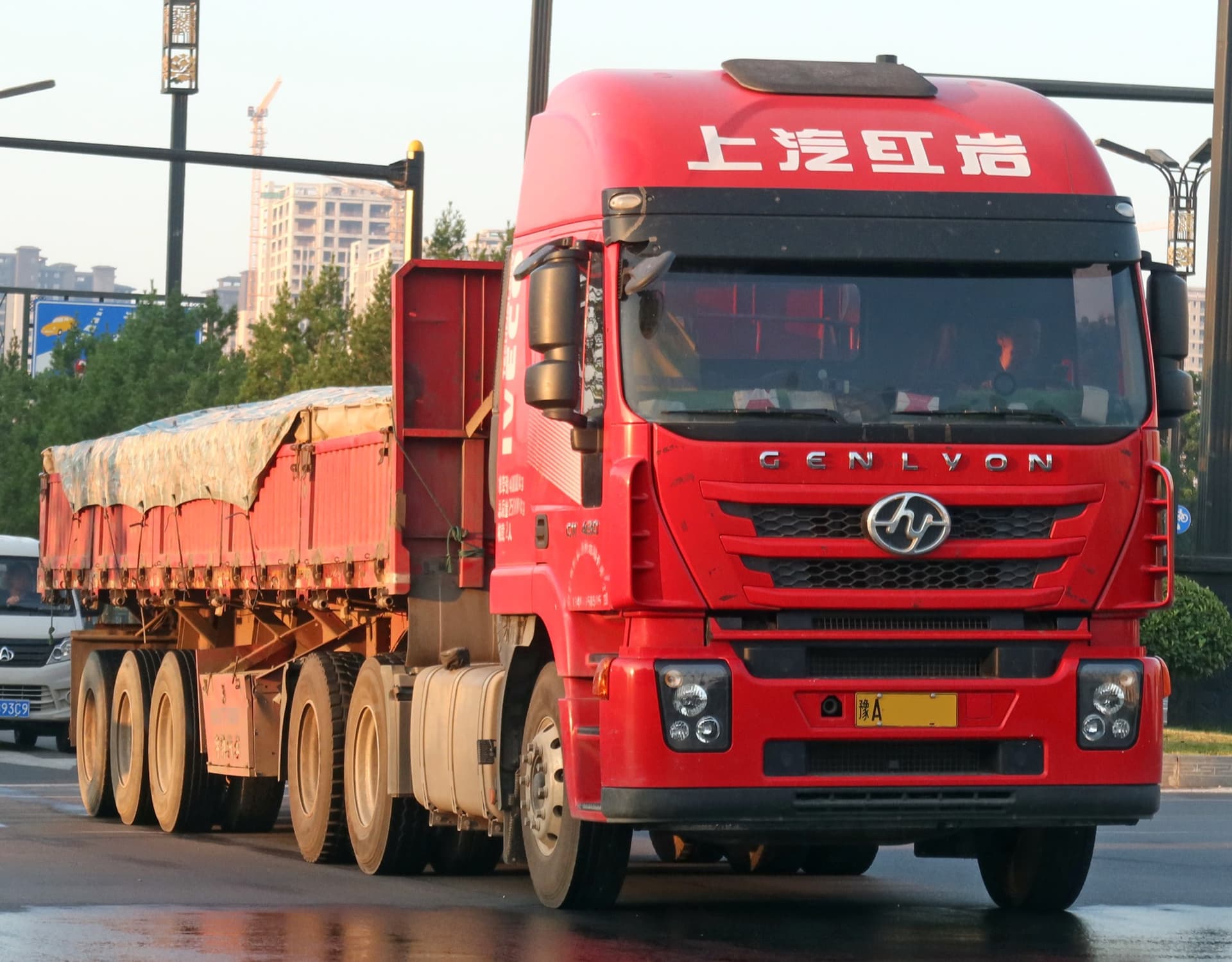 2019 SAIC-Iveco-Hongyan Genlyon C500 C11-430
