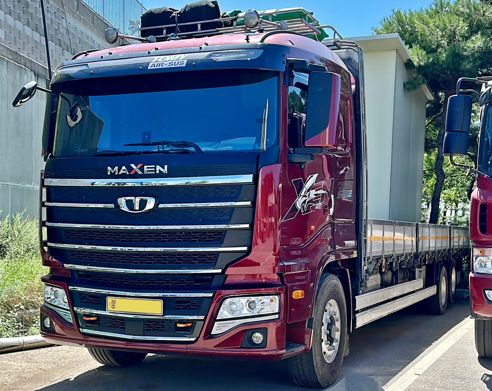 Tata Daewoo MAXEN heavy-duty truck