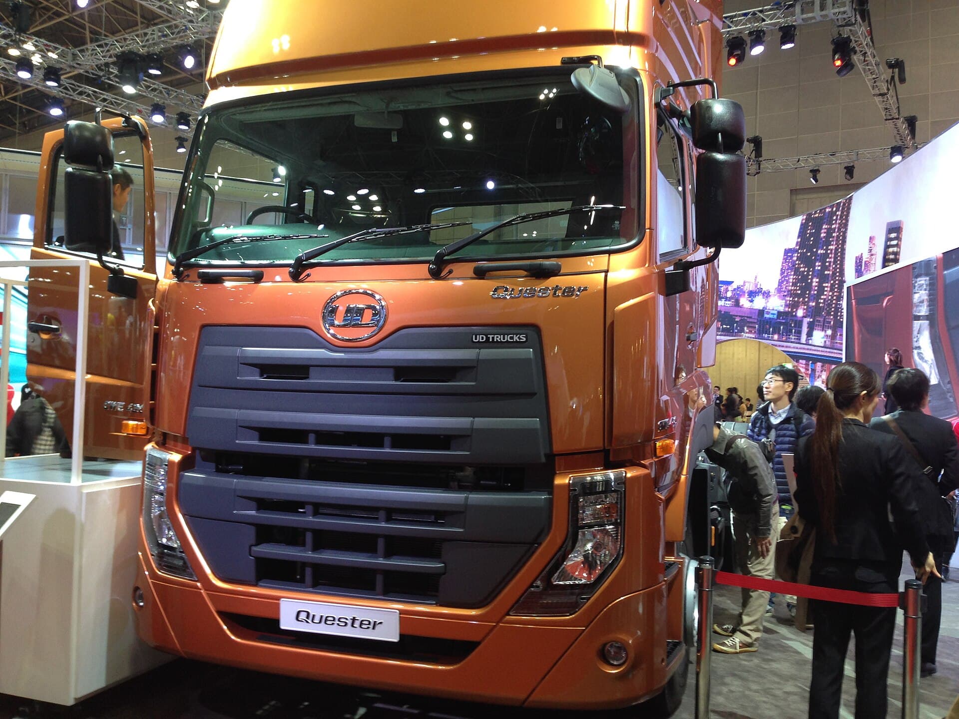 UD Quester GWE 6x4 tractor