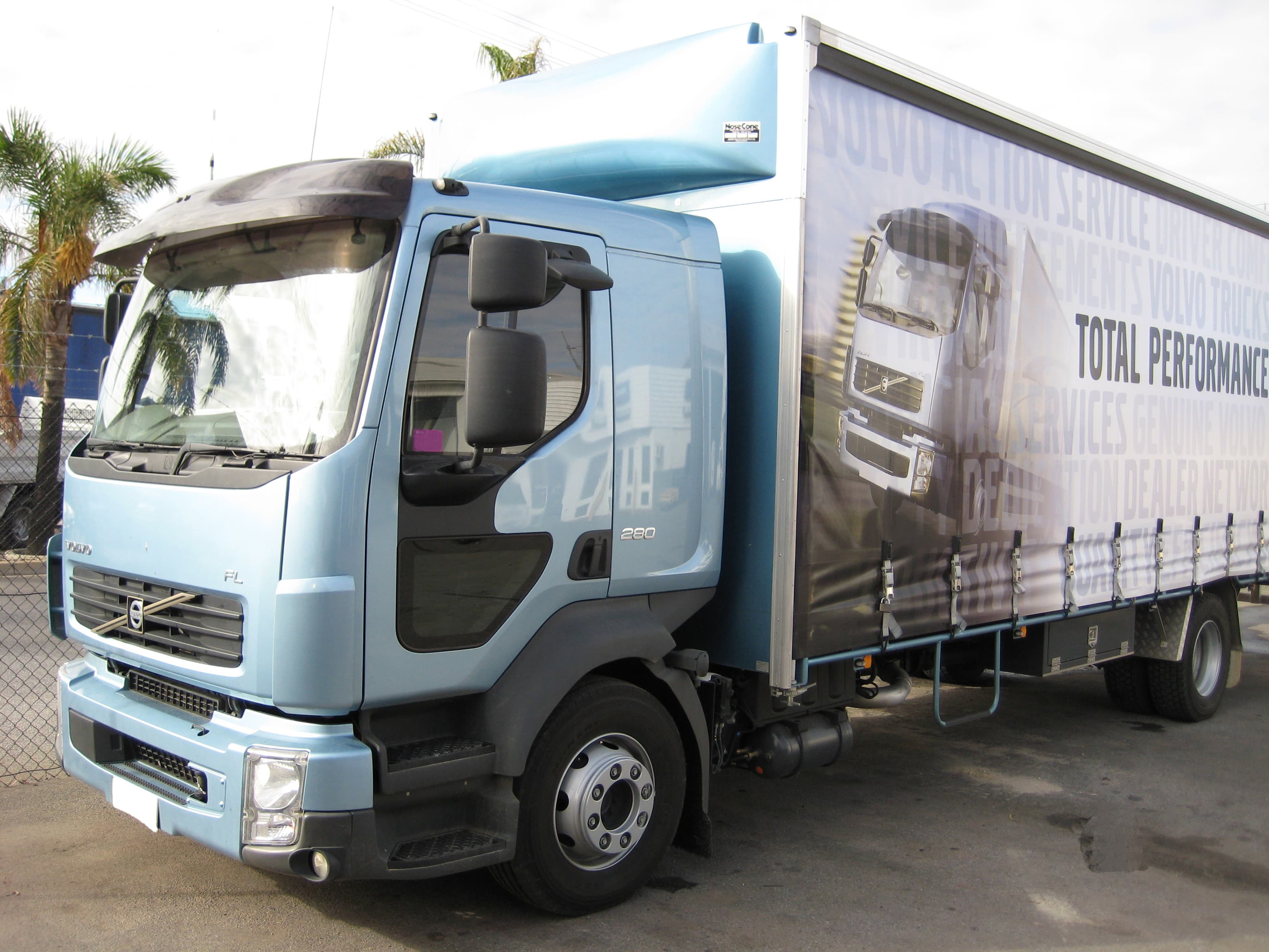 Volvo FL 4x2