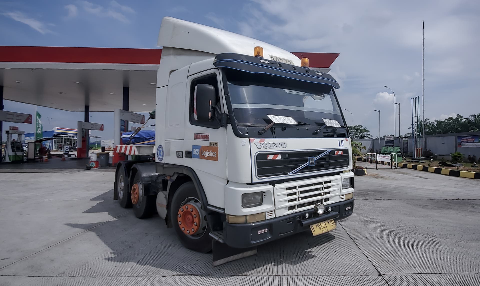 Volvo FM12 420 Generation 1